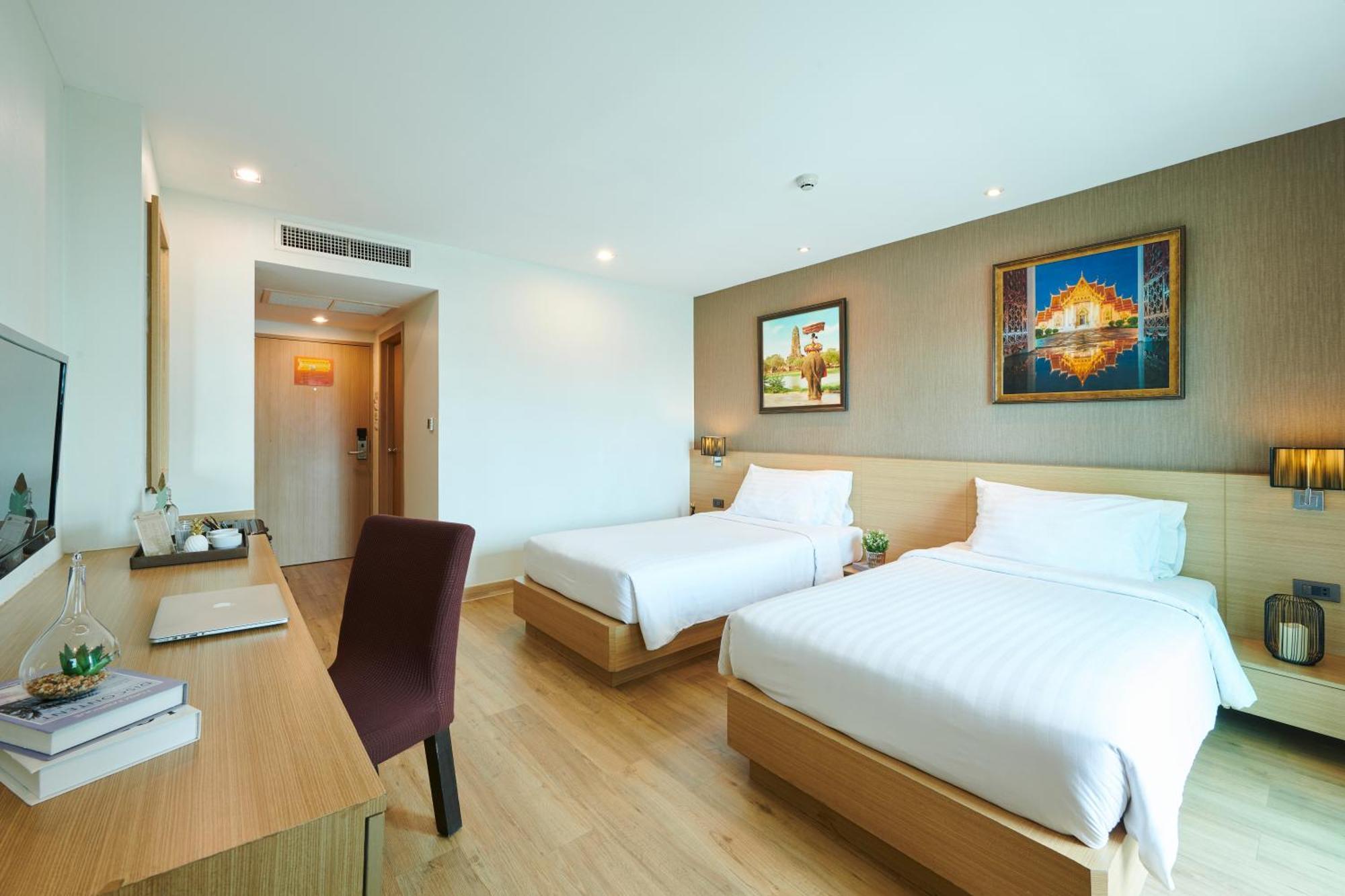 Adelphi Pattaya Hotel Exterior foto