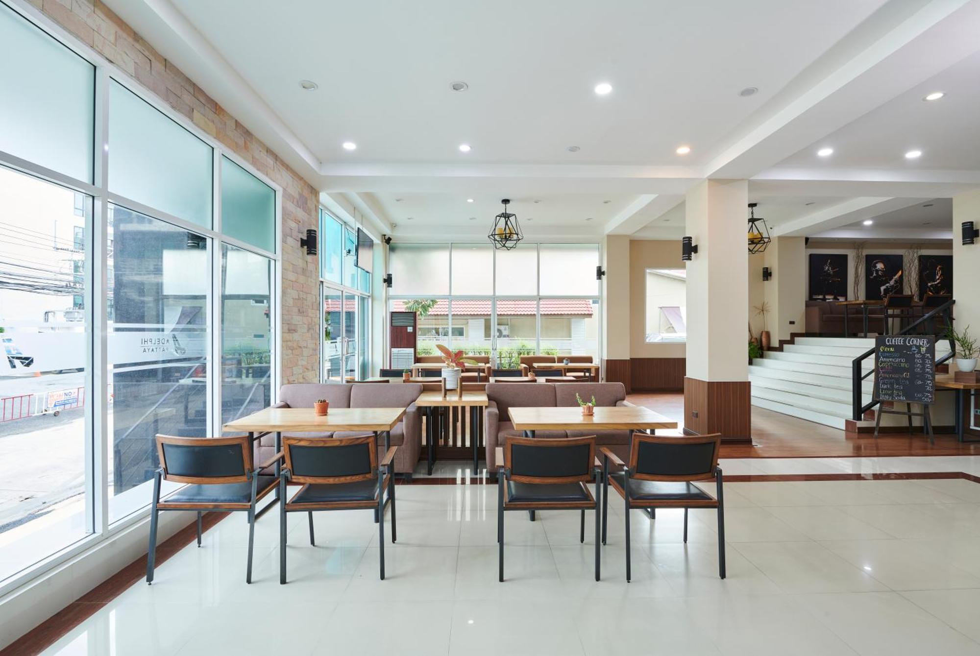 Adelphi Pattaya Hotel Exterior foto